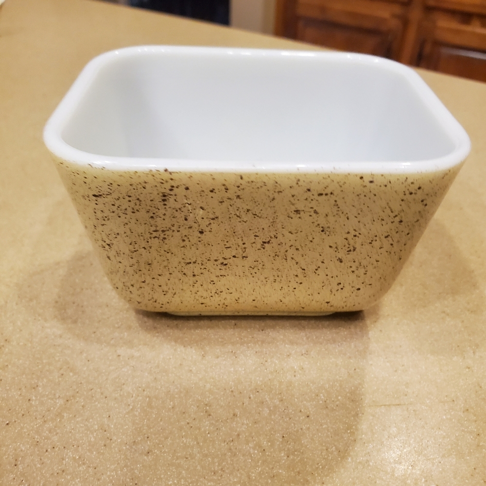 Vintage Pyrex Refrigerator Dish 501-B,  Homestead Pattern, no lid, 12 oz.